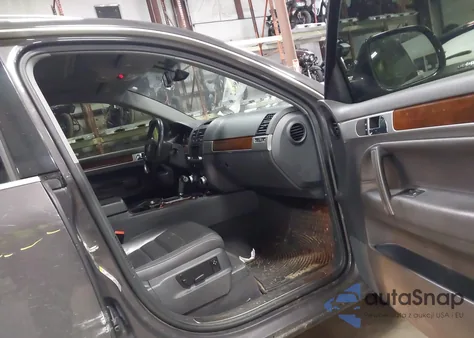 2008 Volkswagen Touareg 2 V8 Fsi из США, поврежденный, VIN WVGCB77L88D036924